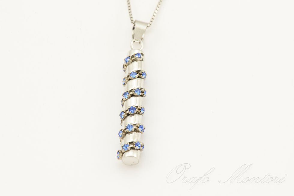 ciondolo tortiglione blu line